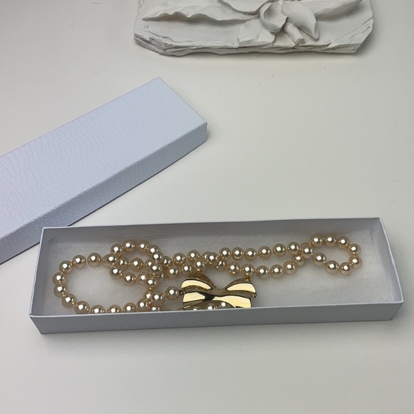 Vintage Champagne Pearls with Gold Bow Clasp - Picture 10 of 11